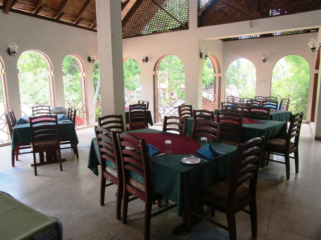 Hotel Shalini Anuradhapura Exterior photo