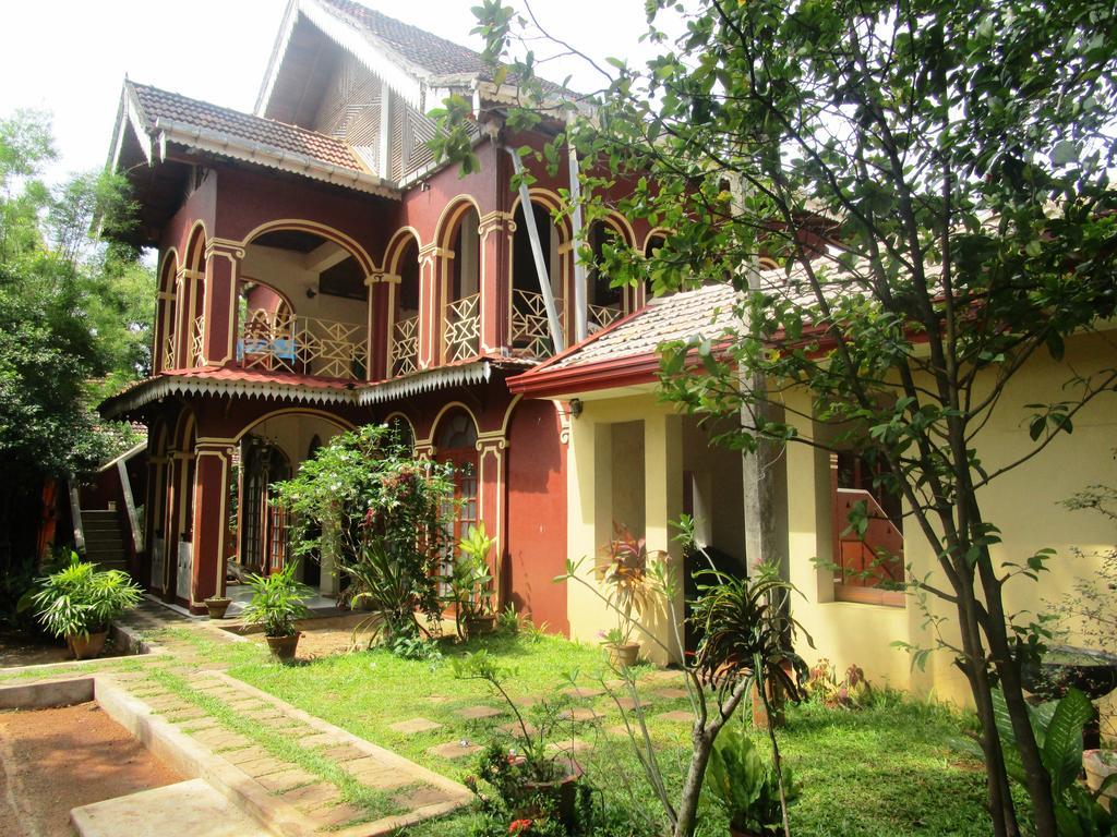 Hotel Shalini Anuradhapura Exterior photo