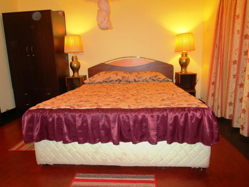 Hotel Shalini Anuradhapura Room photo