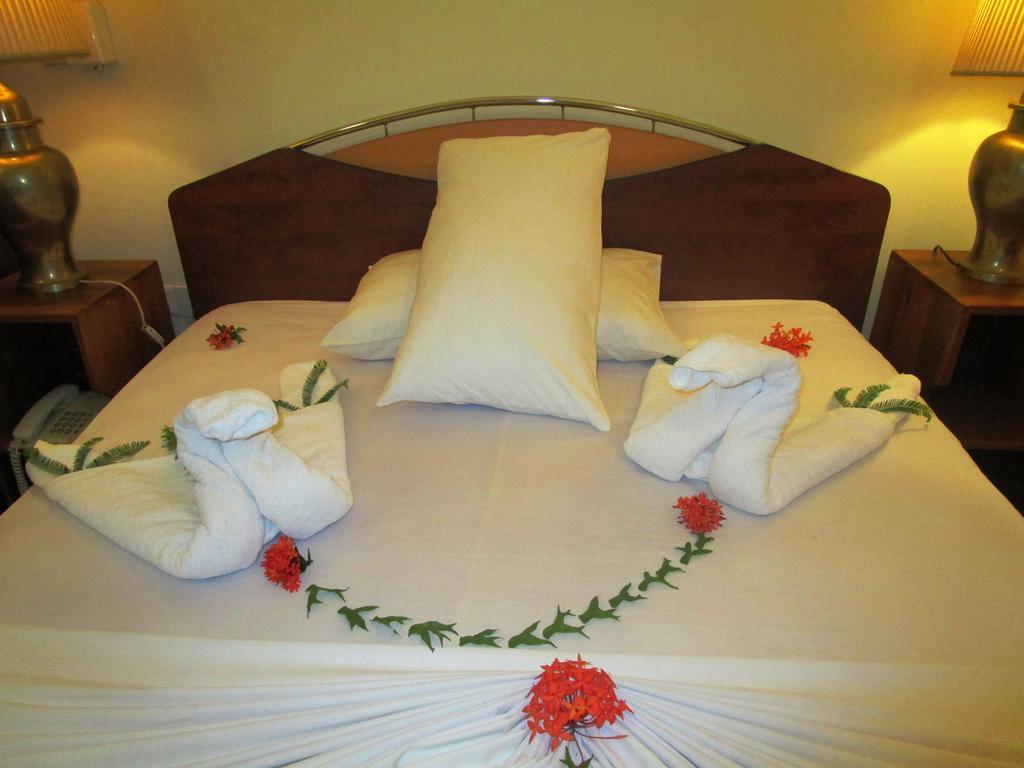 Hotel Shalini Anuradhapura Exterior photo