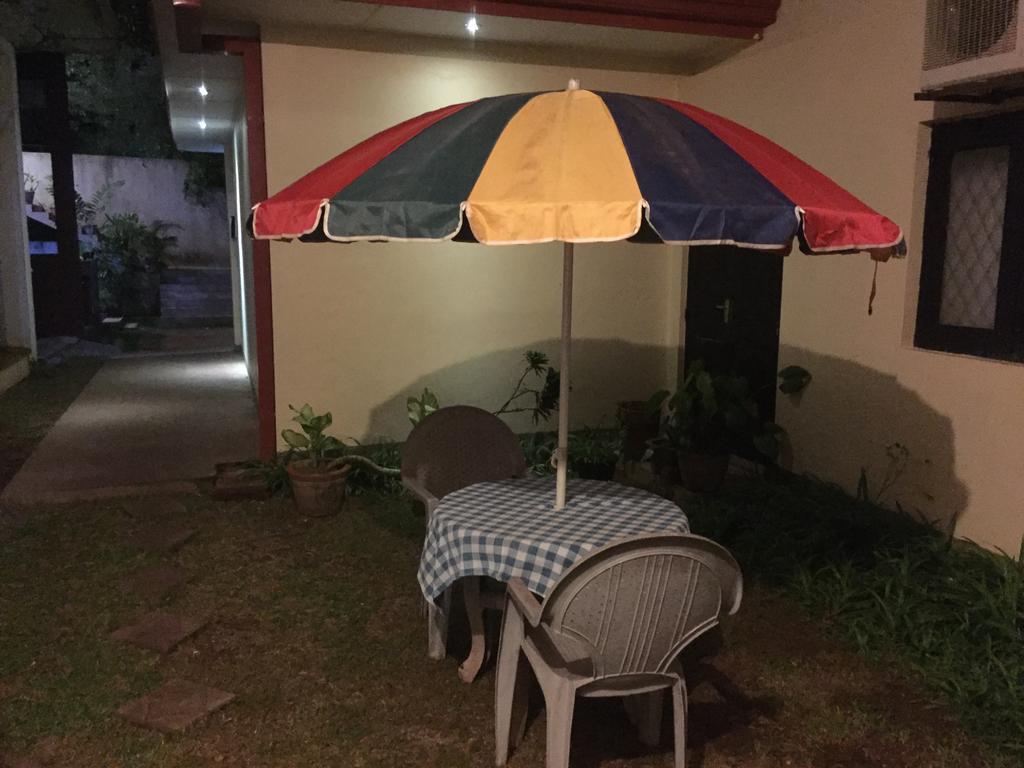 Hotel Shalini Anuradhapura Exterior photo
